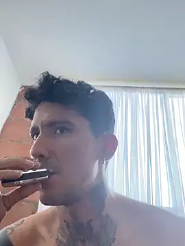 MR_EITHAN webcam