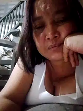 jeanyummytits webcam