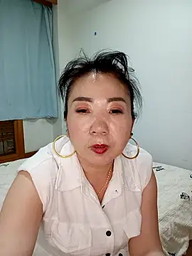lucy-698 webcam