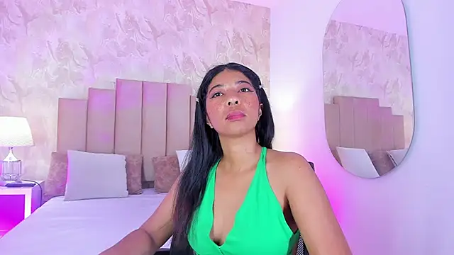 Charlotte__B webcam