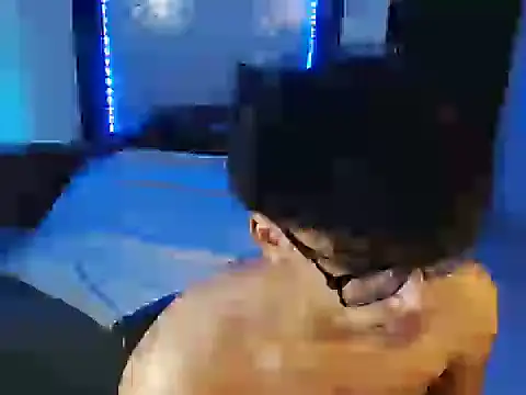 Mr_yisuzz webcam