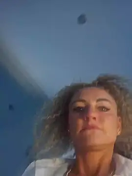 GymMoniMilf webcam