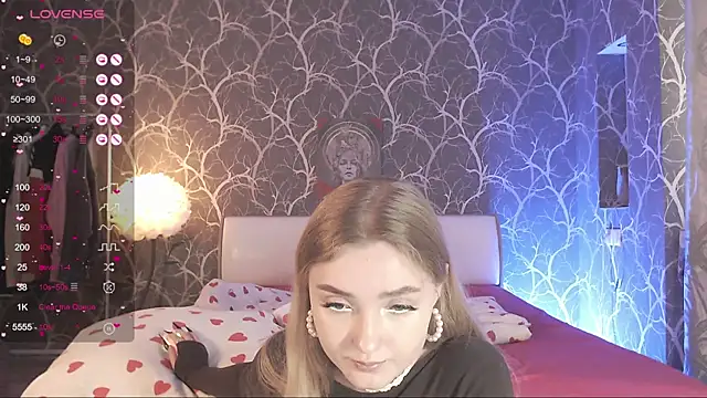 MiaMiaMeow webcam