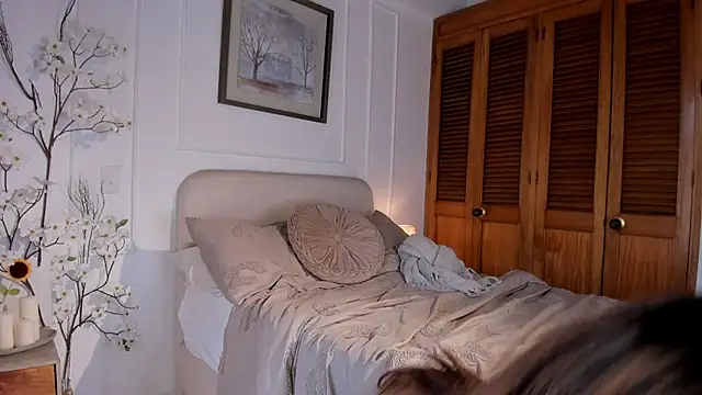 ConnieDeep live cam on StripChat