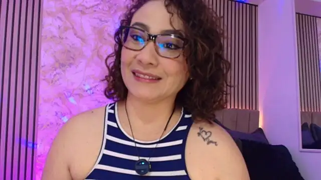 JuliRamirez webcam