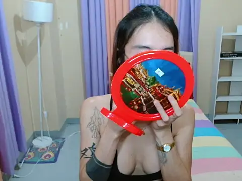 XxTsUncutAskaxX webcam