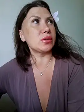 ambika_beauty (F milf) - Oil show