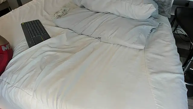 Charlie___Musk webcam