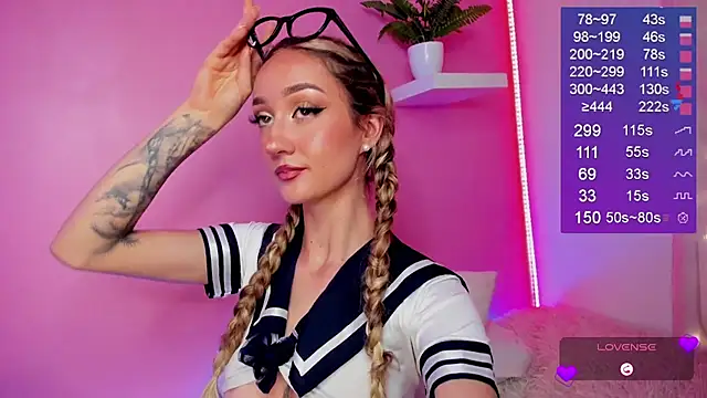 Bella-White webcam