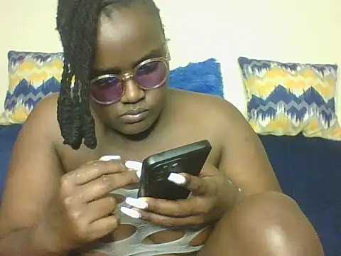 Busty_Bambii254 webcam