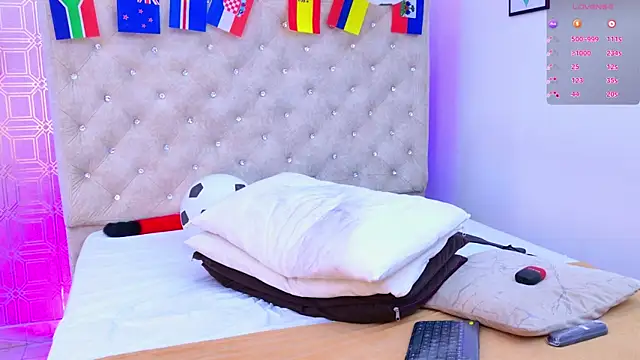 Raven_Gloomy webcam