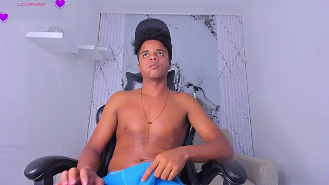 TaylorClay_ webcam
