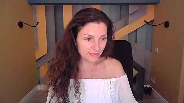 EllaLong webcam