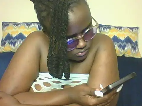 Busty_Bambii254 webcam