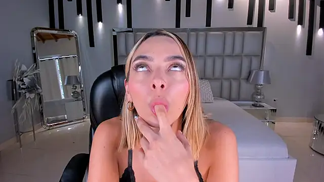 MelissaMoore_ webcam