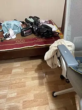 Mina048 webcam
