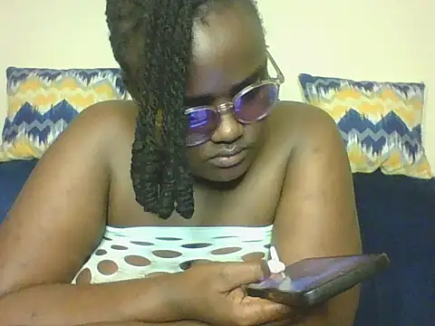 Busty_Bambii254 webcam