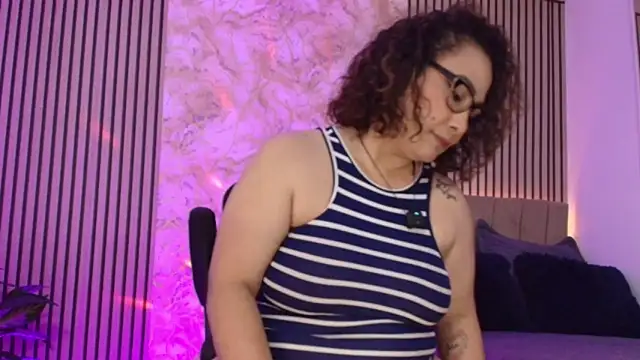 JuliRamirez webcam