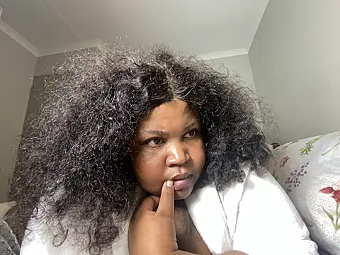 MissLola27 webcam