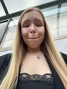 liza_risky (G young) - clap and slap naked pussy near urinal