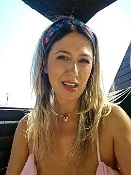 CelynaRoss webcam