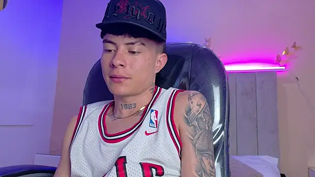 Nascary_Fox webcam