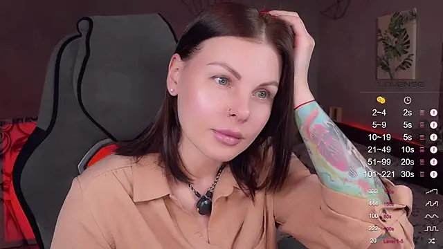 Alaska_ya live cam on StripChat