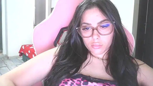 LovelyJulliette webcam