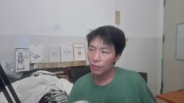 xhqds (Ask my age) - 高清直播摄像头