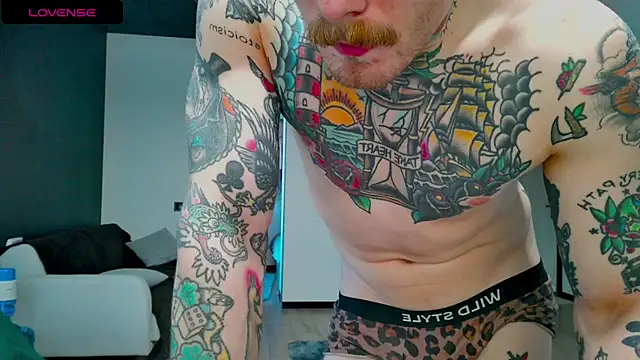 white_King9999 webcam
