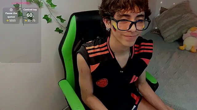 matty_sparkk (M twink) - you feel the energy of the football heat