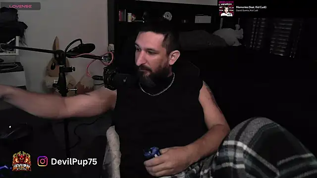DevilPup75_ webcam