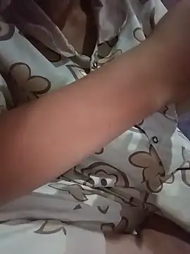 Hilary-123 webcam