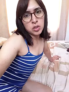 eide-26 (Ask my age) - Show asshole