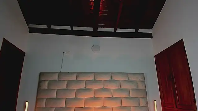 HollyGrey_ webcam