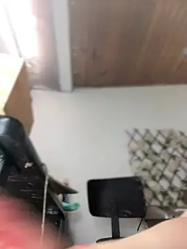 NikkiNix webcam