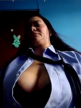 monserrat_ethan (F milf) - CUCUMBER FUCKS MY PUSSY