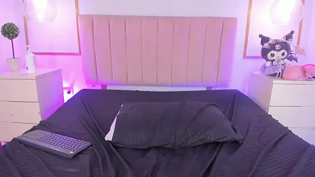 OliviaMist webcam