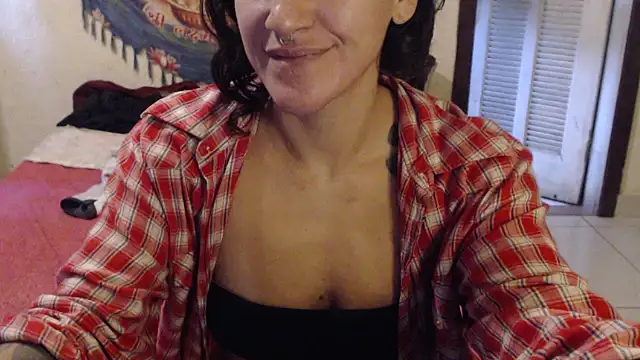 MissRebeka webcam