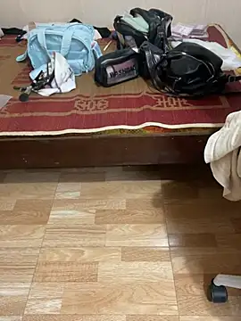 Mina048 webcam