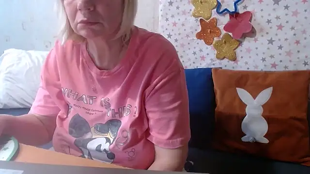 QueenLana webcam