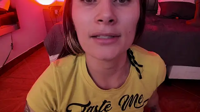 NikkySmiith webcam