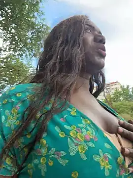 blackhotpartyts webcam
