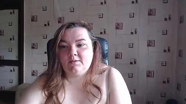 TasyaBigTTs webcam