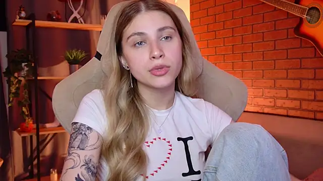 EllieCutes webcam