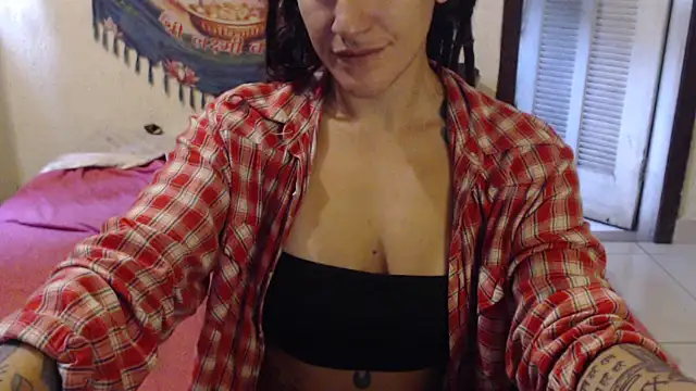 MissRebeka webcam