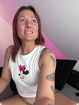 SpicyKylieFoxx webcam