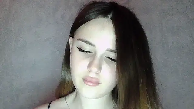 SweetLoraa webcam