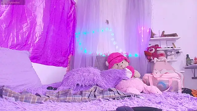 MeganRouss74 webcam