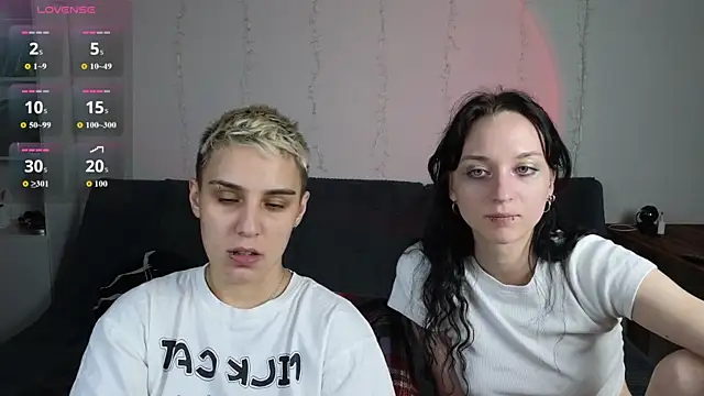 LuxuryLoverss webcam